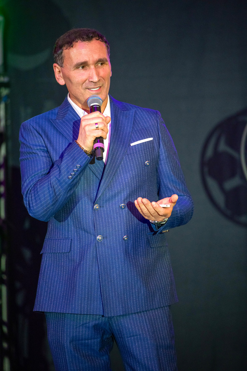 Titelbild_Mensch-bleiben